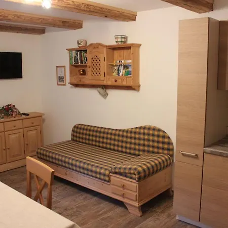 Haus Strehhuber Farm stay Neukirchen am Teisenberg