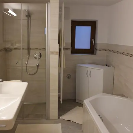 Haus Strehhuber Farm stay Neukirchen am Teisenberg